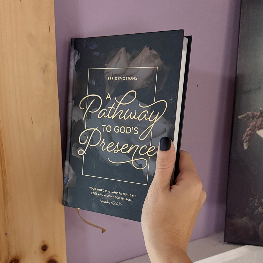 A Pathway to God's Presence Devotional Book Christian bible jesus religious